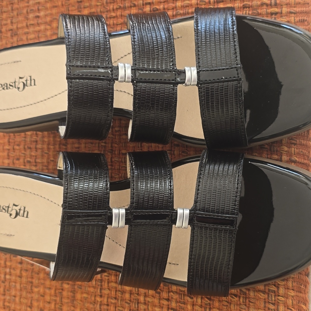EAST 5TH BRAND WOMENS BLACK SANDALS SIZE 9.5 MEDIUM